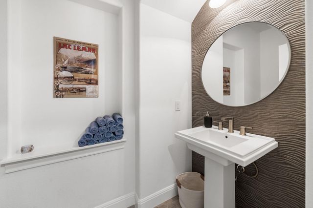 2024 University Club DR, Austin, TX 78732