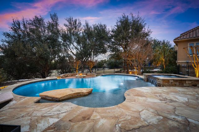 2024 University Club DR, Austin, TX 78732