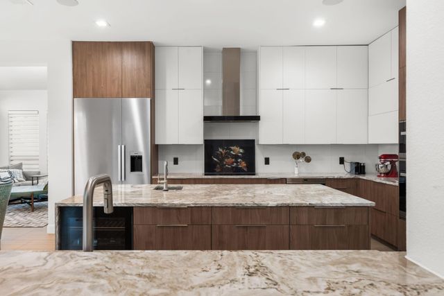 2024 University Club DR, Austin, TX 78732