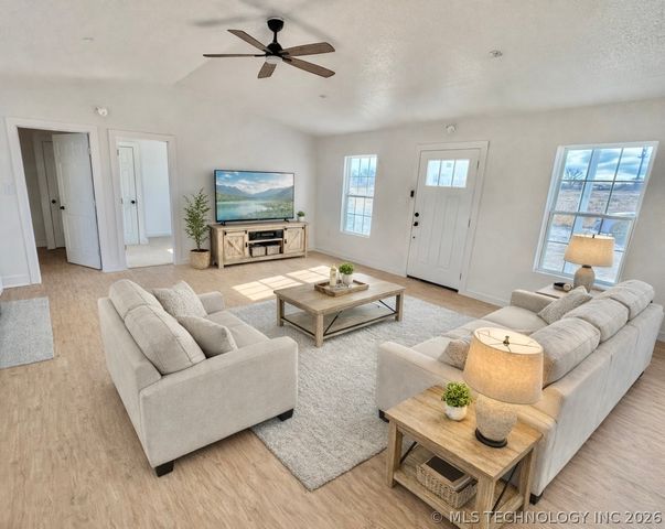 619 S 3rd Avenue A, Warner, OK 74469