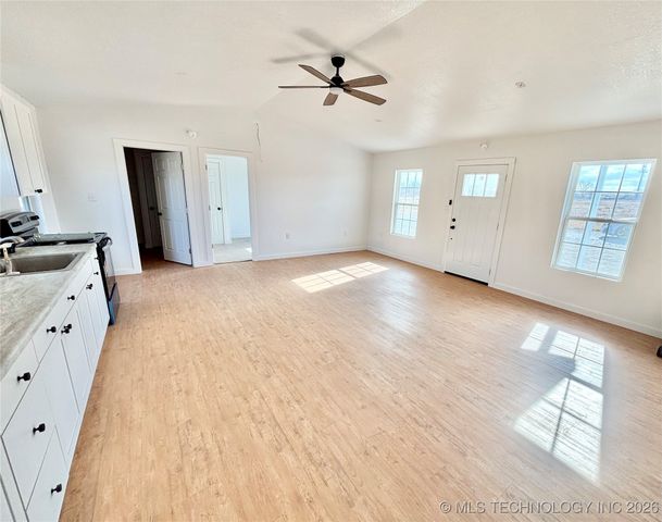 619 S 3rd Avenue A, Warner, OK 74469