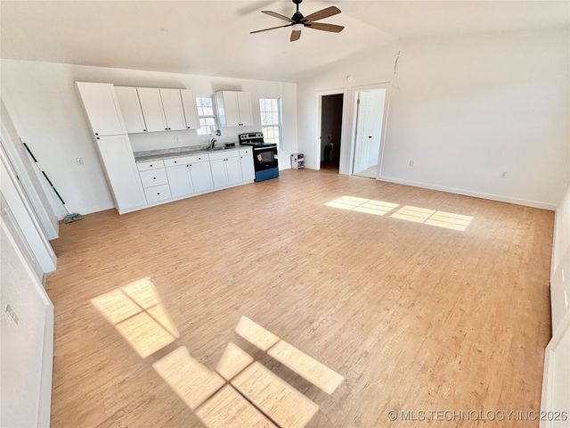 619 S 3rd Avenue A, Warner, OK 74469