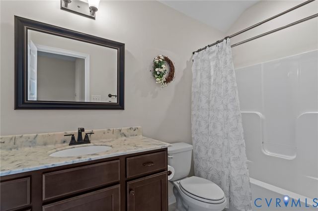 7254 Emerald Point Vis, Moseley, VA 23120