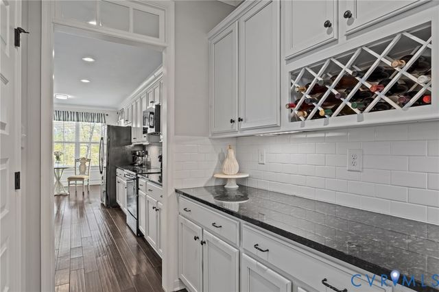 7254 Emerald Point Vis, Moseley, VA 23120