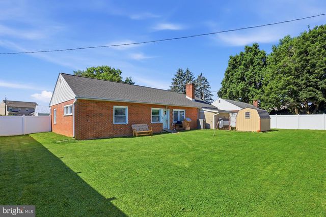 55 STANLEY AVE, Landisville, PA 17538