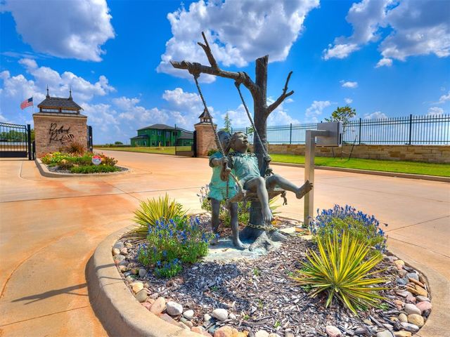 3516 Redbud Drive, Chickasha, OK 73018