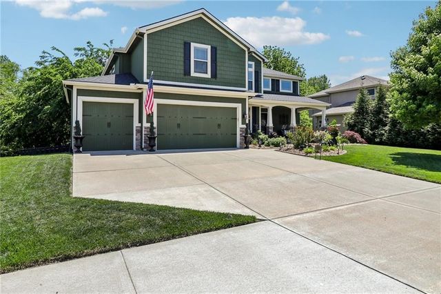 871 Clearview Drive, Lansing, KS 66043