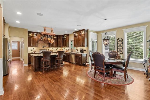 871 Clearview Drive, Lansing, KS 66043