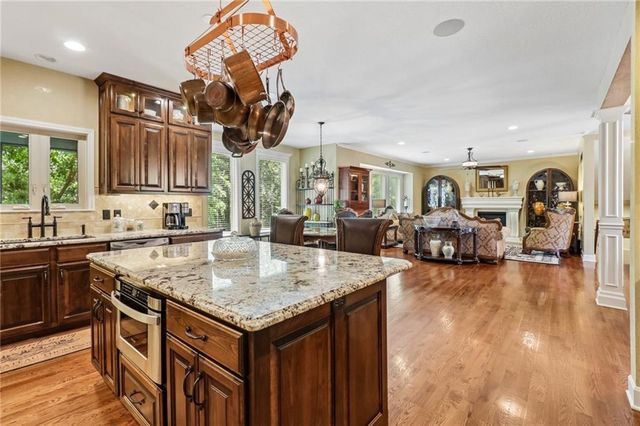 871 Clearview Drive, Lansing, KS 66043