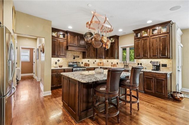 871 Clearview Drive, Lansing, KS 66043