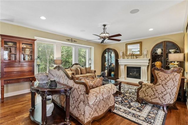 871 Clearview Drive, Lansing, KS 66043