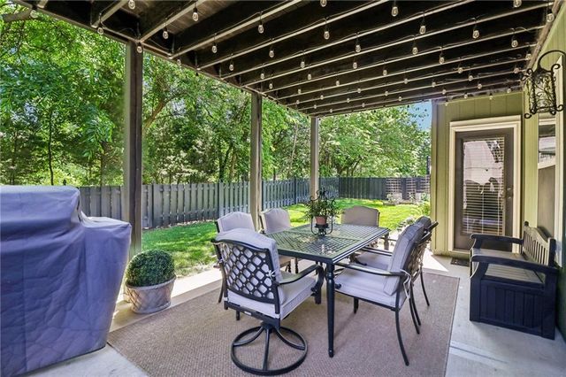 871 Clearview Drive, Lansing, KS 66043