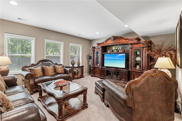 871 Clearview Drive, Lansing, KS 66043