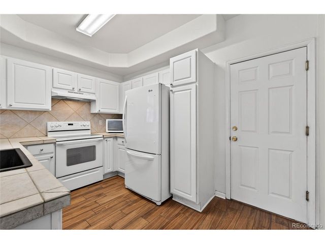 5555 E Briarwood Ave 504, Centennial, CO 80122