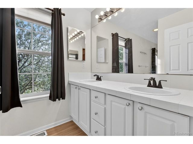 5555 E Briarwood Ave 504, Centennial, CO 80122