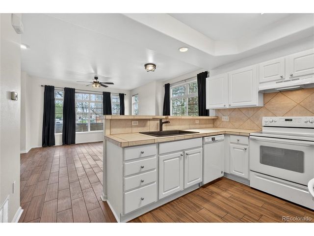 5555 E Briarwood Ave 504, Centennial, CO 80122