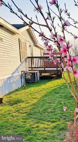 7407 PEPPERTREE LN, Manassas Park, VA 20111