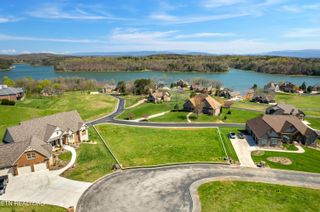 330 Watercrest Drive, Vonore, TN 37885