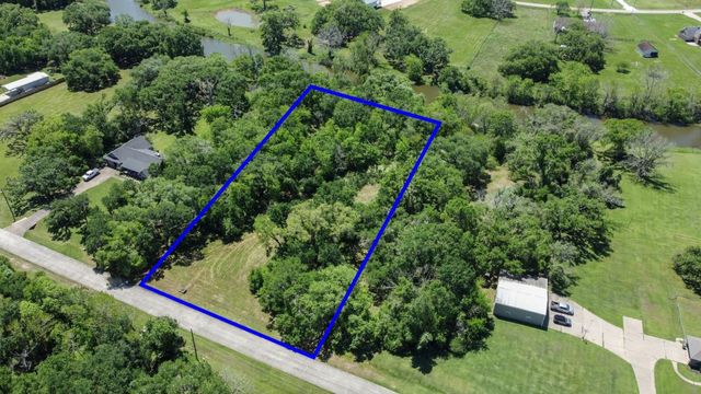1126 Bronco Trail, Angleton, TX 77515