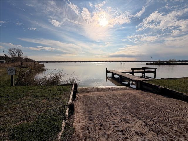 1126 Bronco Trail, Angleton, TX 77515