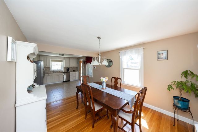 37 Maple St, West Boylston, MA 01583
