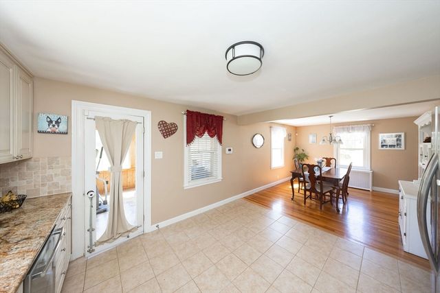 37 Maple St, West Boylston, MA 01583