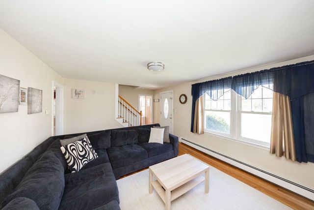 37 Maple St, West Boylston, MA 01583