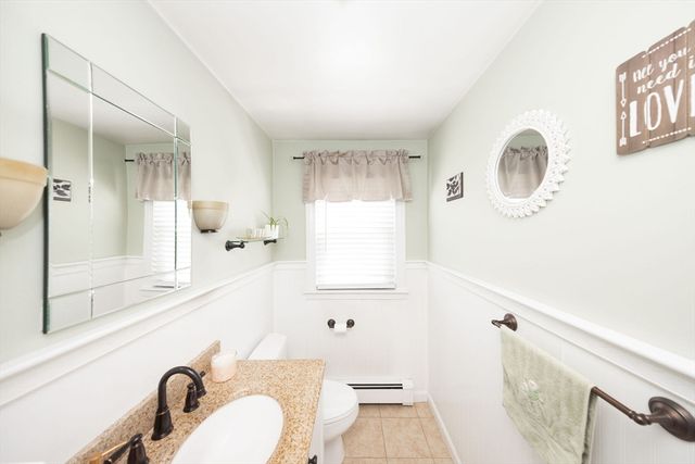 37 Maple St, West Boylston, MA 01583