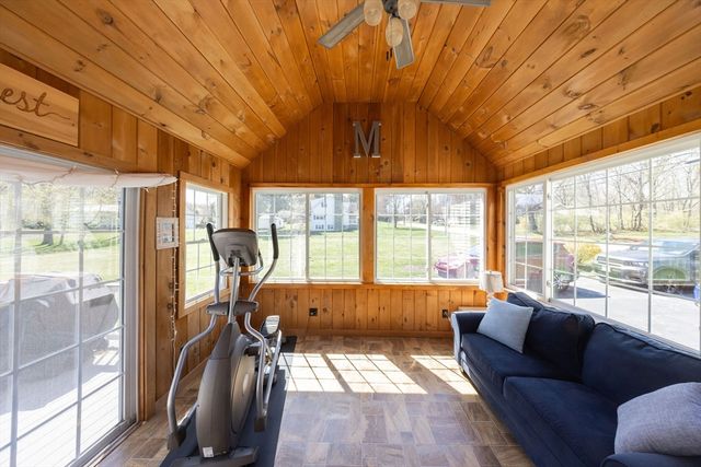 37 Maple St, West Boylston, MA 01583