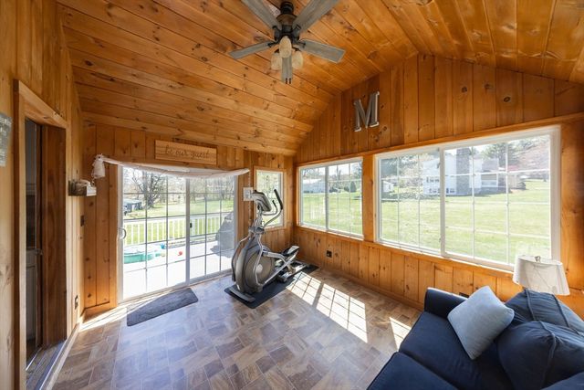 37 Maple St, West Boylston, MA 01583