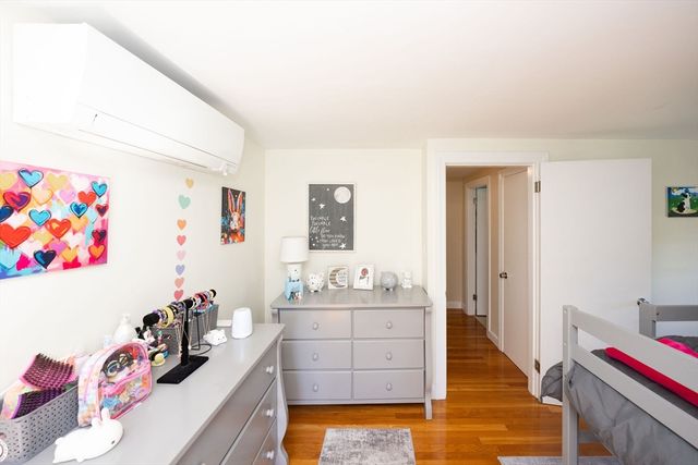 37 Maple St, West Boylston, MA 01583