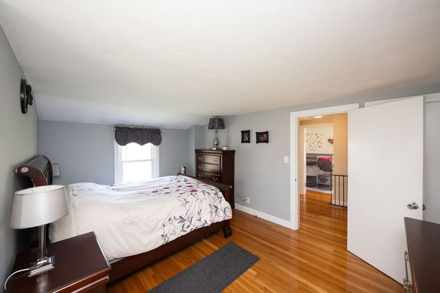 37 Maple St, West Boylston, MA 01583