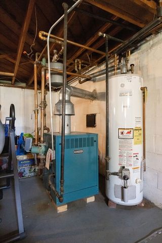 37 Maple St, West Boylston, MA 01583