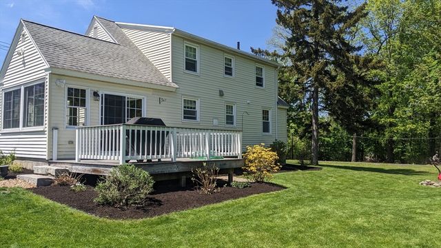 37 Maple St, West Boylston, MA 01583