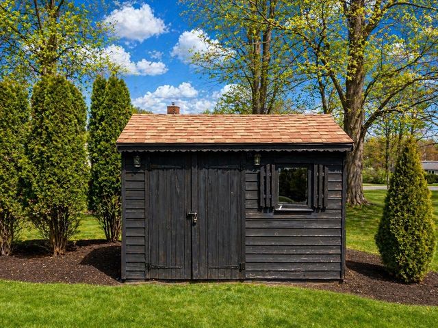 37 Maple St, West Boylston, MA 01583