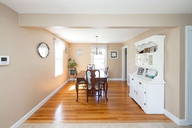 37 Maple St, West Boylston, MA 01583