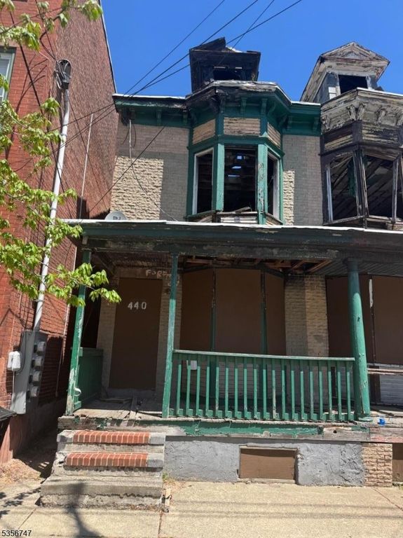 440 W Hanover St, Trenton City, NJ 08618