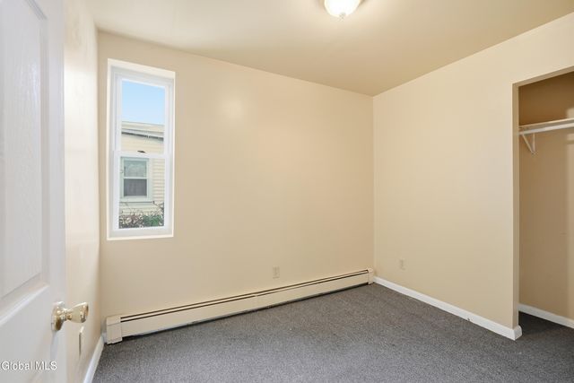 847 5th Avenue, Troy, NY 12182