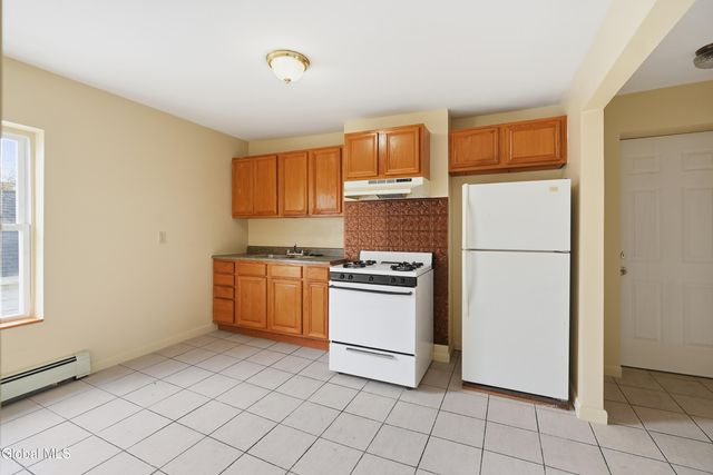 847 5th Avenue, Troy, NY 12182