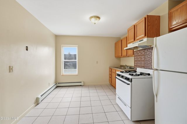 847 5th Avenue, Troy, NY 12182