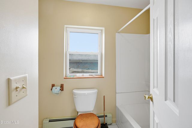 847 5th Avenue, Troy, NY 12182