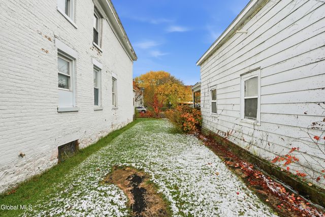 847 5th Avenue, Troy, NY 12182