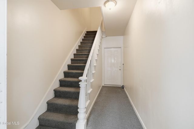 847 5th Avenue, Troy, NY 12182