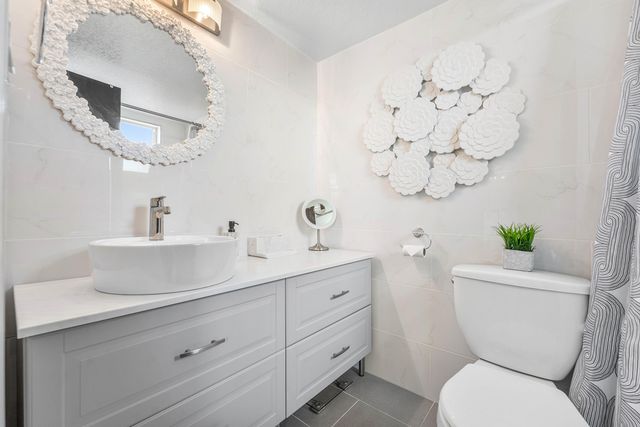 806 SE 7TH Street 408, Deerfield Beach, FL 33441