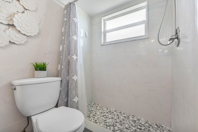 806 SE 7TH Street 408, Deerfield Beach, FL 33441