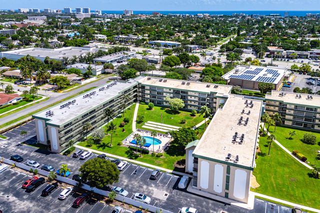 806 SE 7TH Street 408, Deerfield Beach, FL 33441