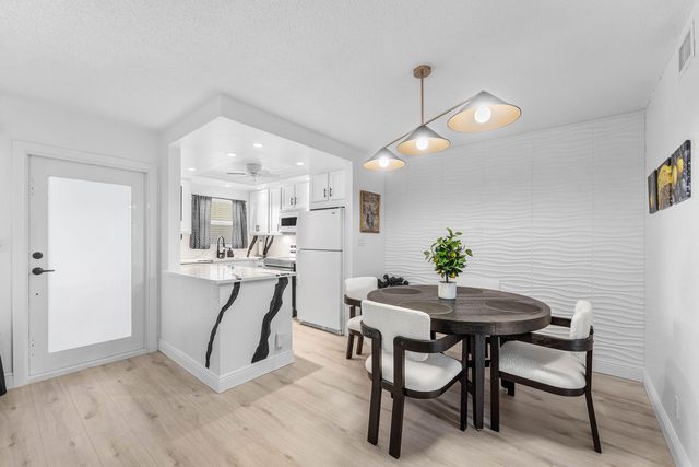 806 SE 7TH Street 408, Deerfield Beach, FL 33441