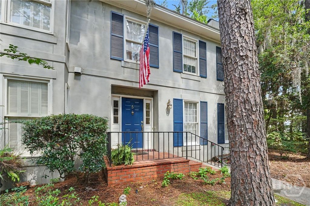 Image 2 of property listing at 5 Bundy Park, Savannah, GA 31406
