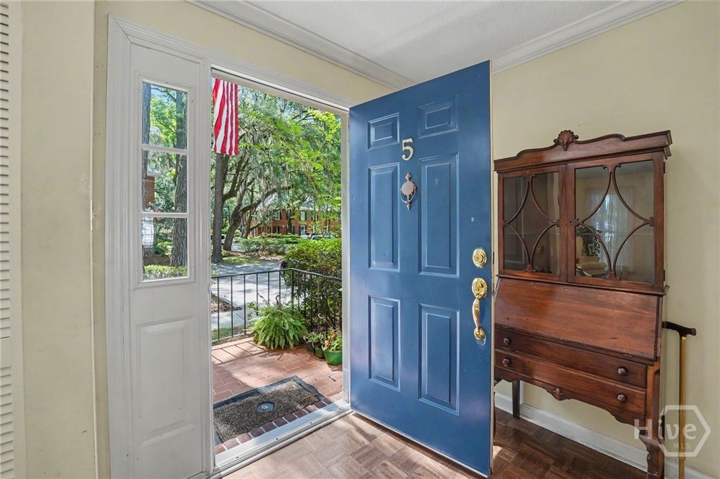 Image 8 of property listing at 5 Bundy Park, Savannah, GA 31406