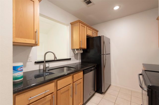 1100 Augusta Drive 76, Houston, TX 77057